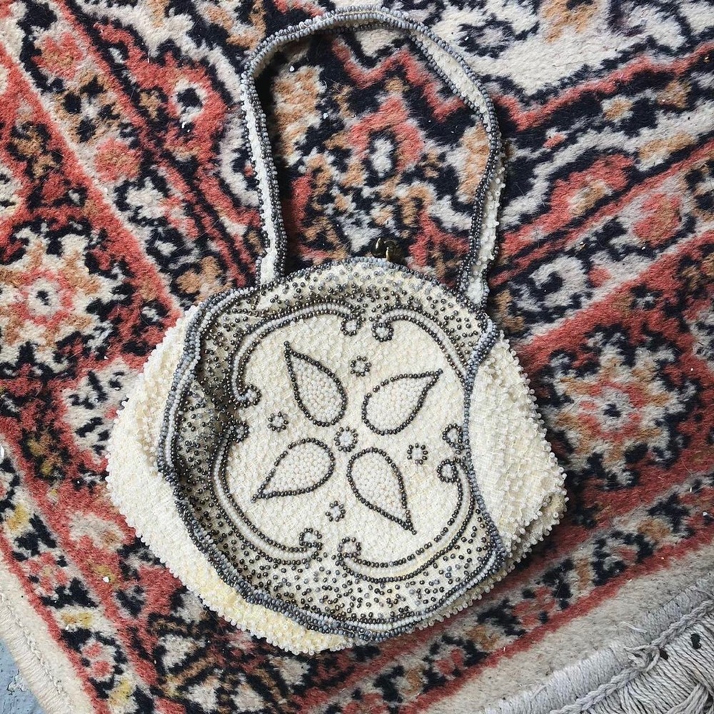 Vintage 40’s/50’s J.W. Robison Co. seed bead lotus wrist bag